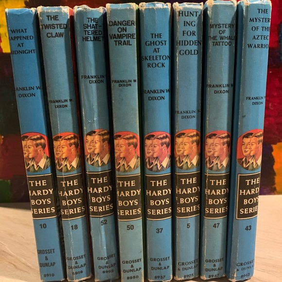 Hardy Boys Hardcover Book 📚 - Picture 2 of 13